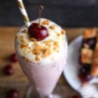 Αυτό το milkshake με τάρτα έχει ένα κομμάτι τάρτας αναμεμειγμένο μέσα!