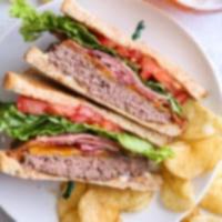 Τα BLT Cheeseburgers συνδυάζουν δύο αγαπημένες γεύσεις σε μία!