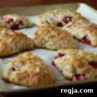 Εικόνα Scones με Γιαούρτι και Φράουλες