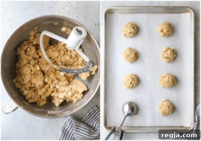 Αναμεμιγμένα cookies λευκής σοκολάτας με macadamia σε ένα μπολ, και μεριδοποιημένη ζύμη για cookies σε ταψί