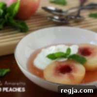 Ροδάκινα ποσέ με Riesling και Amaretto