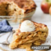 Μηλόπιτα Πύργος από Μήλα 8 κομμάτι μηλόπιτας