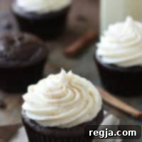 Πικάντικα Σοκολατένια Cupcakes με Βουτυρόκρεμα Eggnog