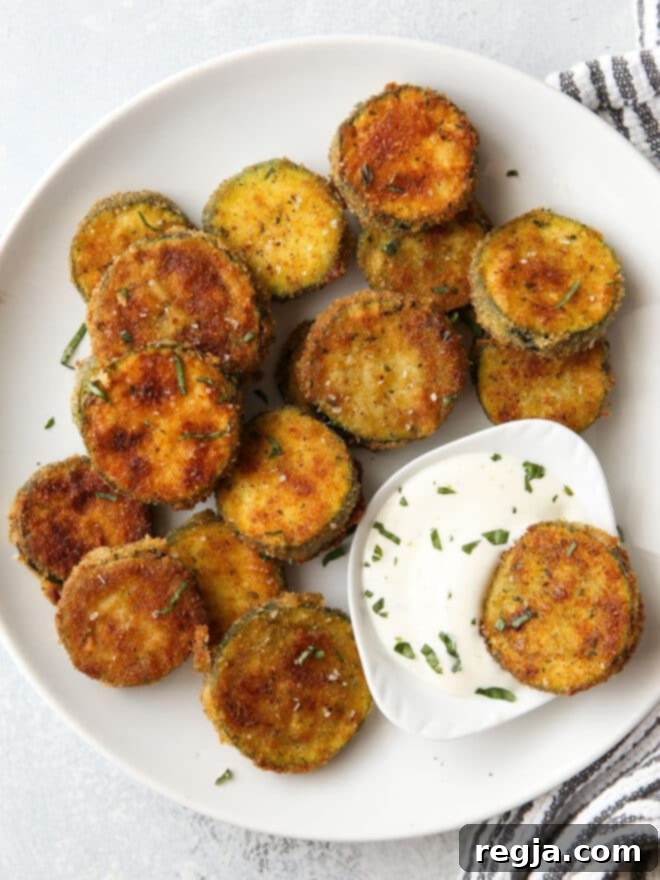 Τραγανά Τηγανητά Κολοκυθάκια 2 dipping crispy fried zucchini in ranch dressing