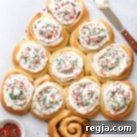 Αυτό το χριστουγεννιάτικο δέντρο από ρολά κανέλας είναι τέλειο για τις γιορτές!