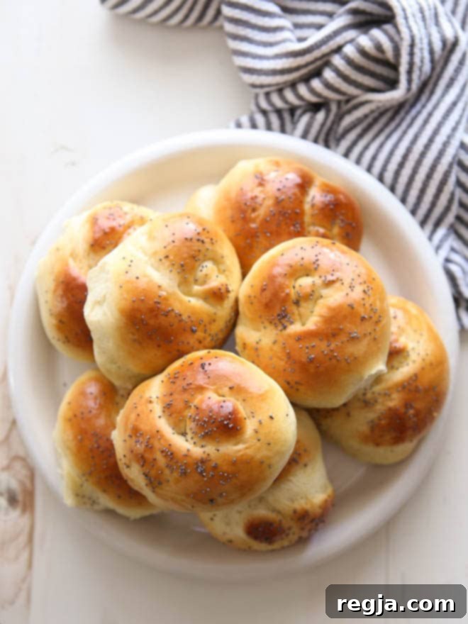 Ψωμάκια Challah | completelydelicious.com