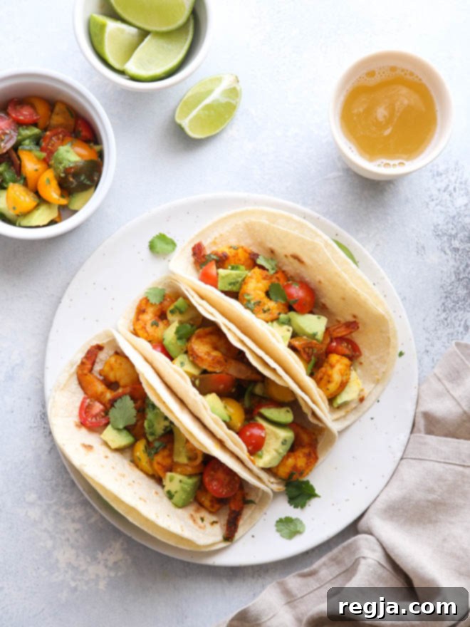 Tacos γαρίδας Μουμπάι με μπαχαρικά και σάλτσα αβοκάντο
