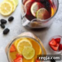 κανάτες με κόκκινη και λευκή σαγκρία