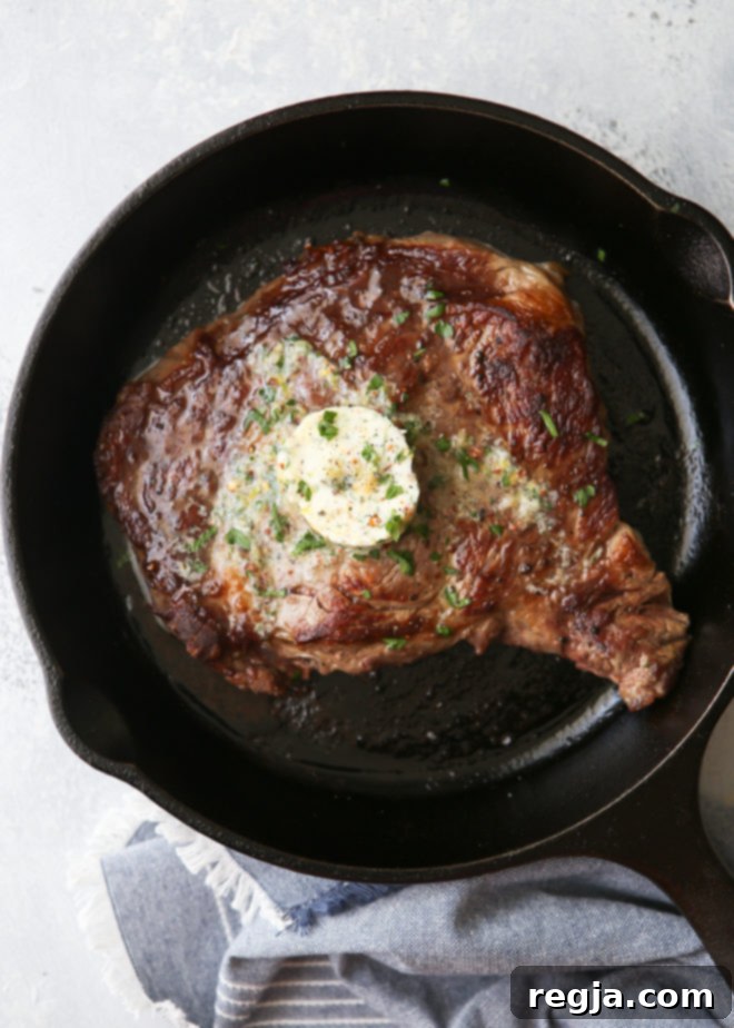 Ψητές μπριζόλες ribeye με βούτυρο cowboy