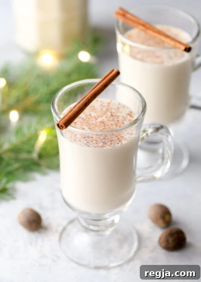 Σπιτική Αυγόκρεμα 4 Homemade eggnog is easy to make at home and so much better than store-bought!