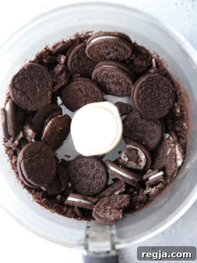 Θρυμματισμένα Oreo για μπάρες μέντας