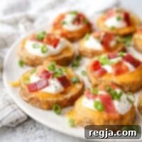 Γεμιστές Μπουκιές Ψητής Πατάτας 7 Αυτά τα ακαταμάχητα πατατοκεφτεδάκια φούρνου είναι γεμάτα τυρί, ξινή κρέμα, μπέικον και πράσινα κρεμμυδάκια