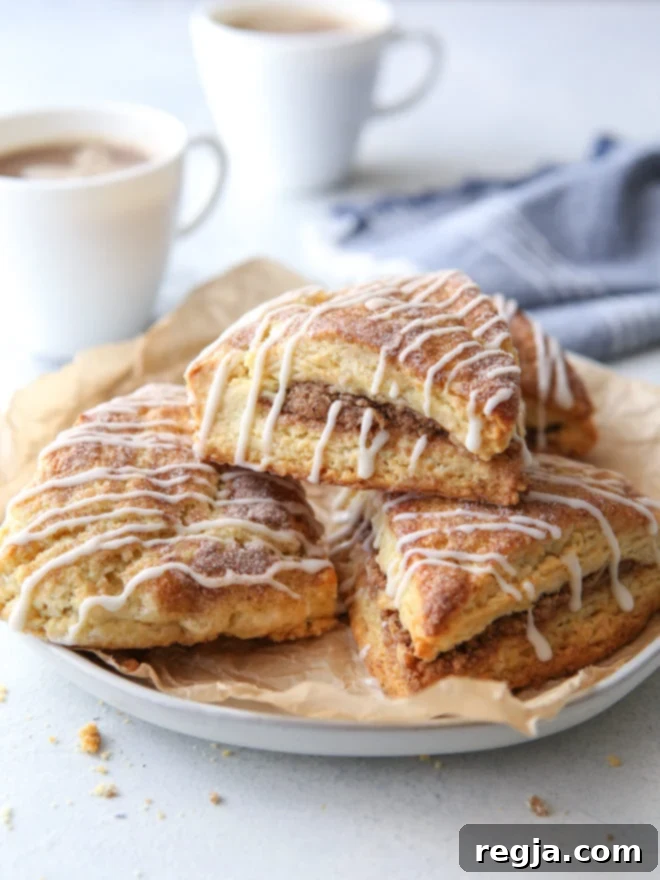 Τα scones κανέλας-ζάχαρης είναι αφράτα, τρυφερά και γεμάτα γεύση κανέλας-ζάχαρης!