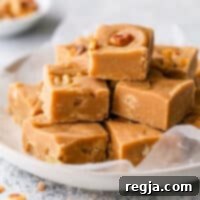 Φατζ Καστανής Ζάχαρης 8 κομμένο φουτζ καστανής ζάχαρης σε πιάτο