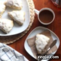 Λεμονένια Σκόουν με Παπαρουνόσπορο 2 Scones με Λεμόνι και Παπαρουνόσπορο