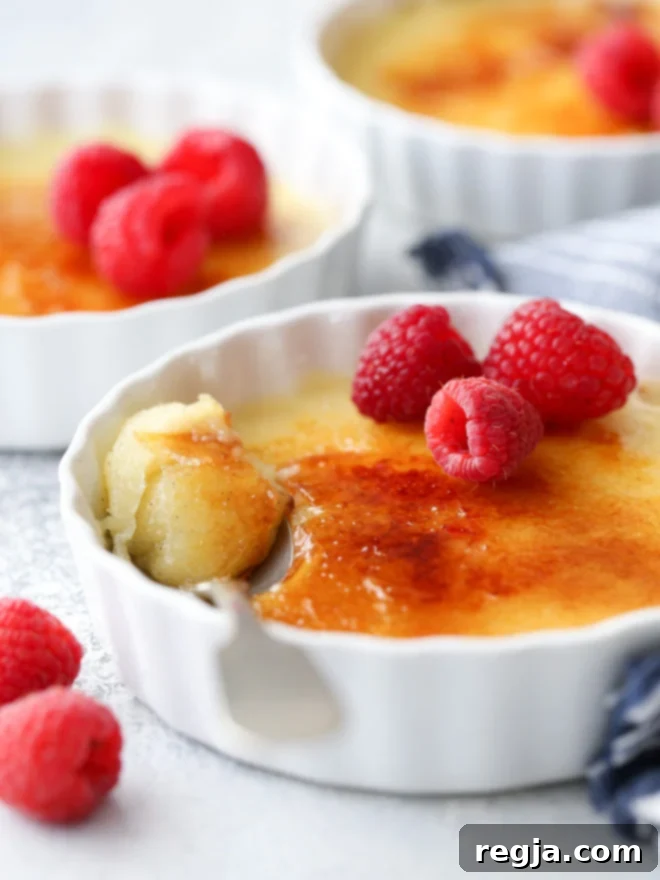 Εύκολη και εντυπωσιακή Crème Brûlée χωρίς ψήσιμο, ιδανική για το σπίτι.