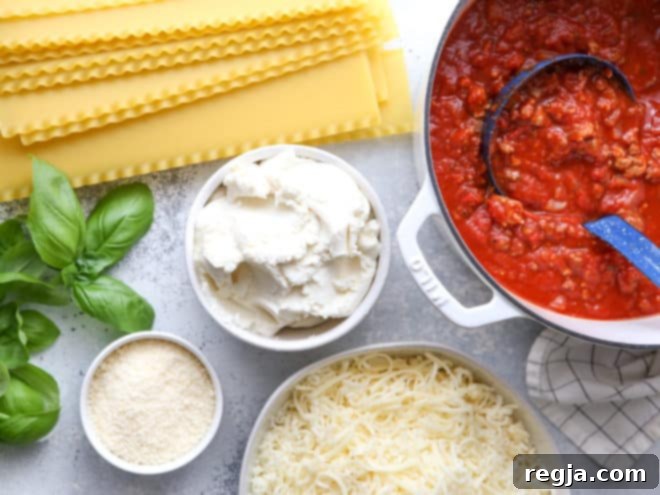 Αυτή η κλασική λαζάνια με κιμά είναι γεμάτη με στρώσεις από ζυμαρικά, σπιτική σάλτσα κιμά και άφθονη ρικότα, μοτσαρέλα και παρμεζάνα.