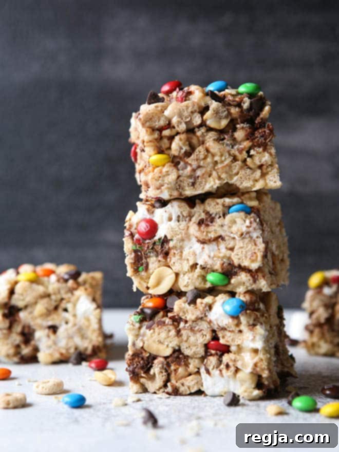 Monster Marshmallow Cereal Treats από το completelydelicious.com