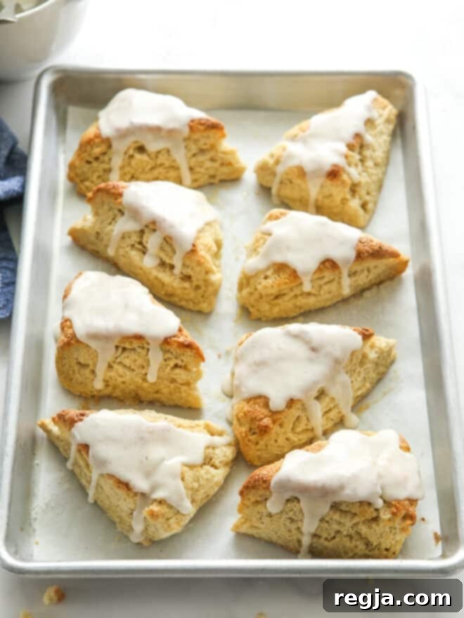 Αλμυρά Σκόουνς 8 Vanilla bean scones με γλάσο σε ταψί