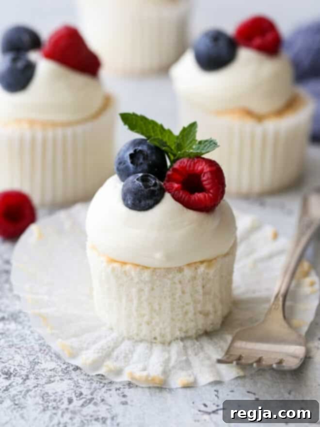 Cupcakes angel food με πιρούνι