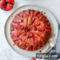 Ανάποδη τούρτα φράουλας και ραβεντιού