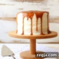 Κέικ Κολοκυθιού με Καραμέλα και Γλάσο Κρέμας Τυριού | completelydelicious.com