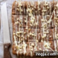 Μπάρες κανέλας με Λευκή Σοκολάτα και Μακαντάμια 2 Μπάρες Snickerdoodle με Λευκή Σοκολάτα & Μακαντέμια | completelydelicious.com