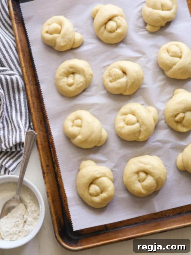 Πασχαλινά Ψωμάκια Challah | completelydelicious.com